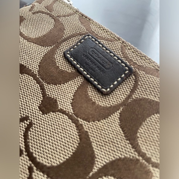 GUC Coach wristlet - Picture 7 of 7